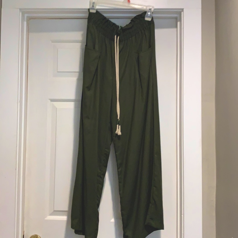 “New Look” army green pants from Rainbow size XL